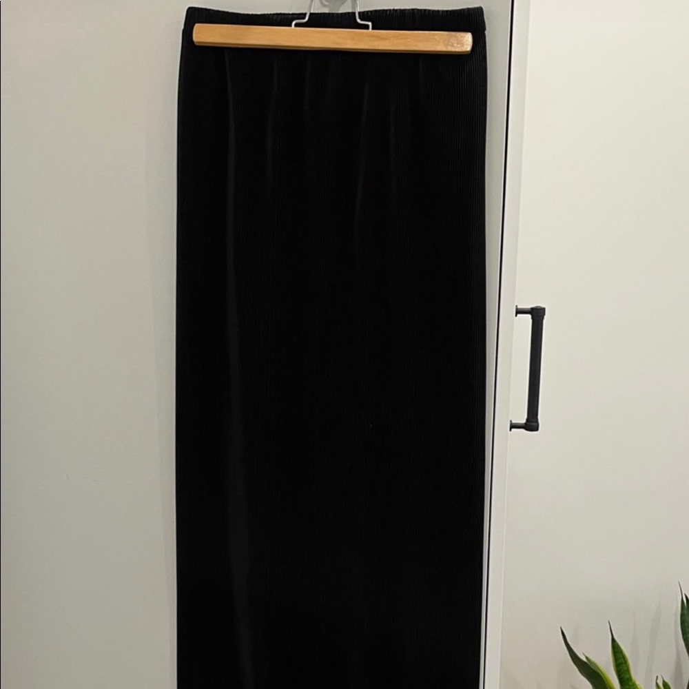 Textured pleated vintage skirt